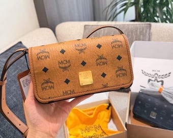 Luxe MCM leren tas, MCM cognac crossbodytas, MCM shopper met monogram schoudertas, designer unisex reistas, cadeau voor haar