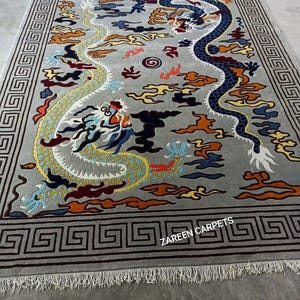 Alfombra majestuosa con diseño de dragón gemelo, de inspiración asiática real, juego de alfombras con dragón que escupe fuego: lujosa decoración mítica, alfombras con área de dragón hechas a mano.