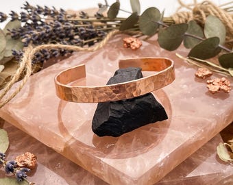 Pulsera de cobre martillado para hombre y mujer, brazalete de cobre puro, regalo de aniversario, joyería de bienestar, brazalete bohemio artesanal, pulsera ajustable.