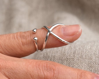 Anillo geométrico minimalista de plata de ley con diseño envolvente / Anillo ajustable multibanda entrecruzada / Joyería moderna y llamativa para mujer