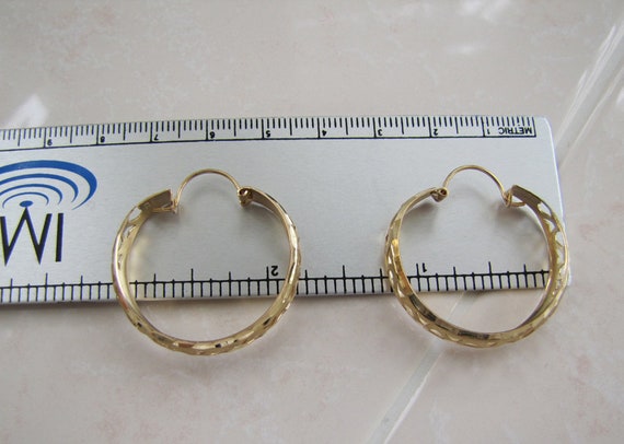 Solid 14K Gold Heart Pattern Cut Hoop Earrings, S… - image 7