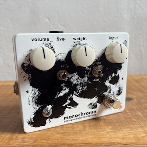 monochrome fuzz one / limited edition / serial no. 004 / handmade germanium-silicon fuzz