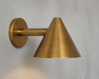 Italian Style Mid Century Cone Shape Antique Raw Brass Finish Wall Light Sconce Fixtures