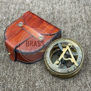 Antiek koperen zonnewijzerkompas met houten kist – vintage maritiem navigatieinstrument | Nautisch cadeau | Handgemaakt decor van messing, elegant cadeau