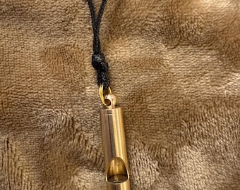 Sifflet Green Bakelite Acme Thunderer Fabriqué Par J Hudson And Co 1926 1940 Avec Etiquette Metallique Pour Lincoln Training College Et Marquage Acmeoid Image425200031