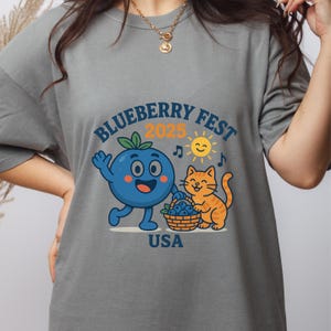 Blueberry Shirt, Comfort Colors Blueberry Tee, Gift for Blueberry Lover, Farmer&#39;s Market T-Shirt, Vintage Blueberry Unisex T-Shirt,