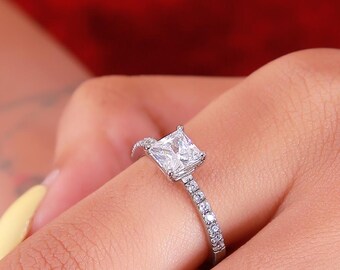 Princess Cut Diamond Ring | Solitaire Engagement Ring | Lab Grown Diamond Ring | 9k 14k 18k Or et Argent | Cadeau pour Elle