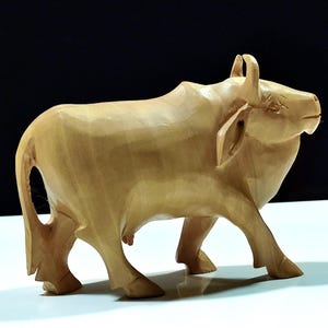 Cow Statue, Cow Wooden Decor, Wooden gifts, Wood carving, Original gifts, Unique gifts, Wooden, wooden statue, Raj Craft India.