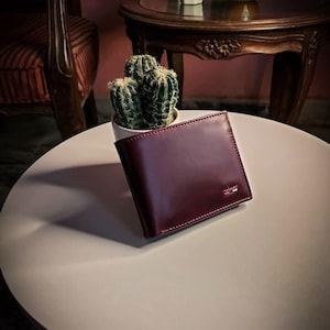 Men&#39;s Burgundy Genuine Leather Wallet – Bifold with Coin Pocket & Zipper Compartment