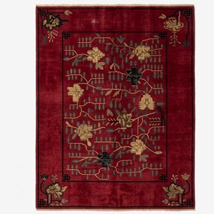 Vintage handknuten ullmatta i art deco-stil - djup rubinröd, guld och svart piondesign - Autentisk orientalisk textil - Golv- eller väggkonst