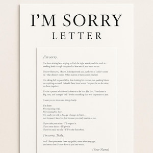 Könnte beinhalten: Eine weiße Karte mit dem Text "I'M SORRY LETTER" in großen, fetten, schwarzen Buchstaben. Die Karte enthält einen herzlichen Entschuldigungsbrief mit Platz für einen Namen und die Worte "HEARTFELT & PERSONALIZEABLE" unten.