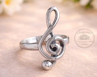 Anillo de plata 925 con forma de clave de sol, banda con notas musicales, regalo para amantes de la música, joyería minimalista de plata.