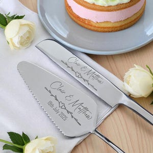Custom Wedding Cake Server Set – Engraved Cake Cutting Set for Bride and Groom – Gold Wedding Keepsake – Anniversary Gift for Couple