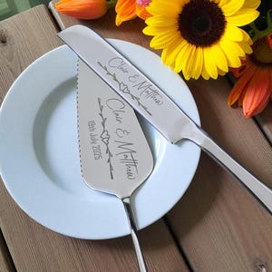 Personalized Wedding Cake Server Set – Custom Engraved Cake Cutting Set for Bride and Groom – Gold Wedding Keepsake – Anniversary Gift Idea