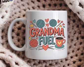 Oma Becher, 'Grandma Tank' Becher, Lustige strickende Kaffeetasse für Oma, niedliches Herz Design, Geschenk für Großmutter Geburtstag, Weihnachten