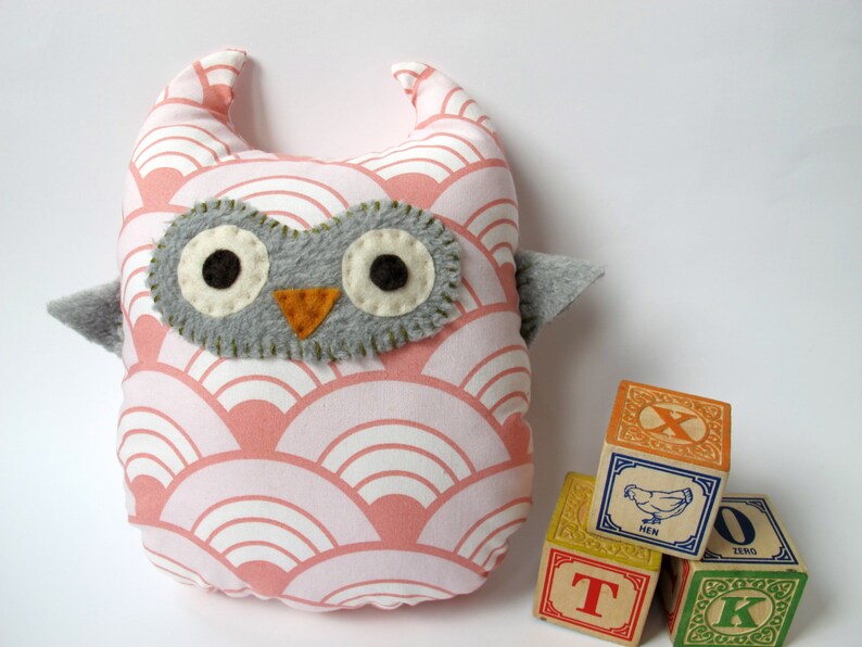 Modern Owl Toy / Stuffed Animal Pink Wave/ Scallop Fabric Etsy