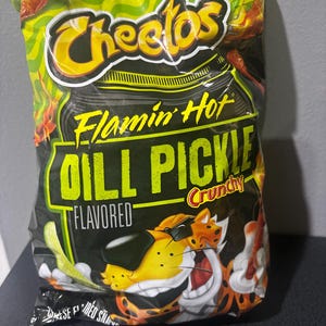 Flamin Hot Cheetos al gusto di sottaceti all'aneto