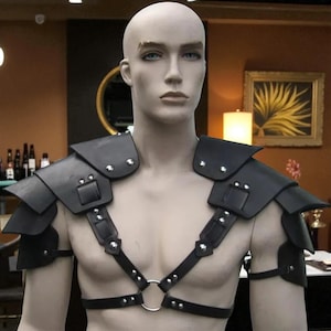 Basic Pauldrons – Leather Shoulder Armor for LARP, Cosplay, and Medieval Costumes, Fantasy Roleplay Events, and Renaissance Fair Outfits