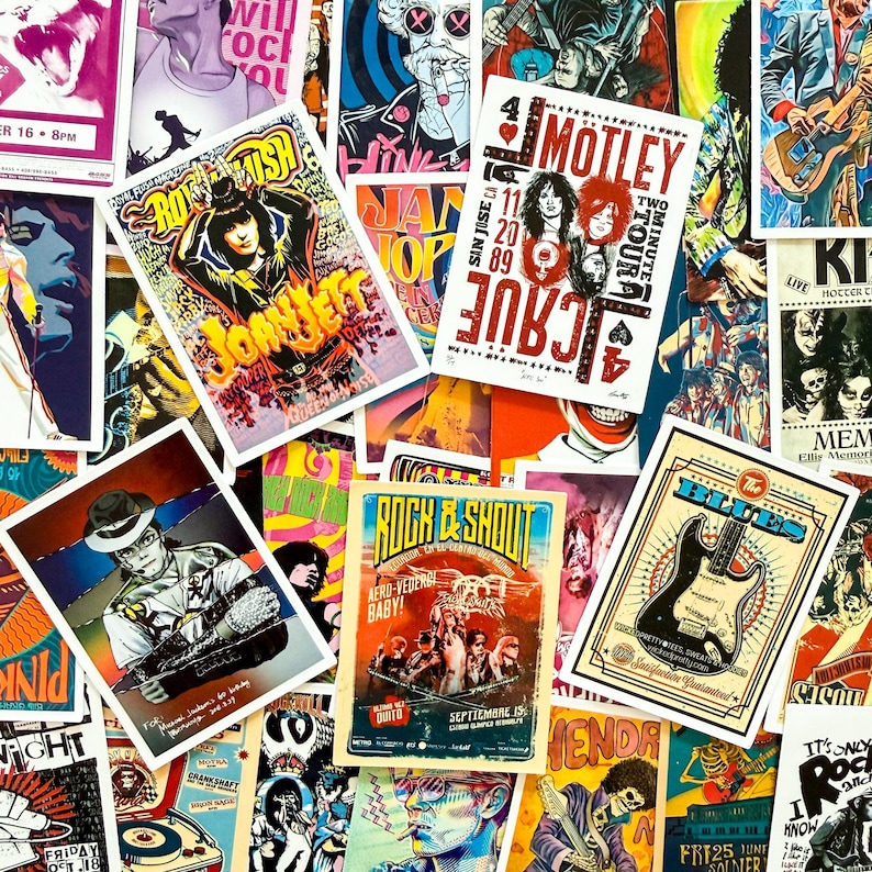 Peut inclure: Un collage d'affiches de rock and roll vintage. Les affiches pr&eacute;sentent des noms de groupes comme M&ouml;tley Cr&uuml;e, Johnny Thunders et Aerosmith. Les affiches sont de diff&eacute;rentes couleurs, dont le rouge, le noir et le bleu, avec des illustrations de musiciens et d'instruments.