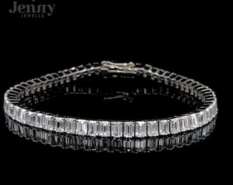 15 Carat Lab-Grown Emerald and Diamond Tennis Bracelet in Gold or Platinum