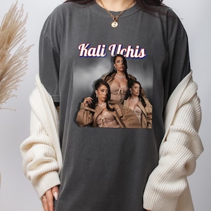 Kali Uchis Girlcore Tee, The Sincerely, Tour – Comfort Colors Concert Shirt, Trio Graphic, Oversized Fit, Pop Glam Fanwear