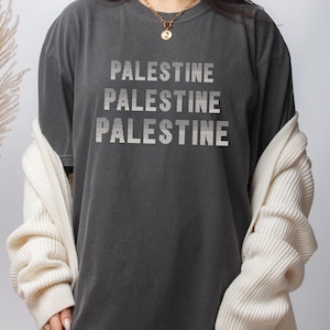 Comfort Colors “Free Palestine” T-Shirt – Vintage Style, Activist Streetwear, Unisex Fit, Soft Cotton, Bold Statement Tee