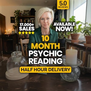 Puede incluir: Un juego de tres cuencos de cerámica anidados en tonos azules, verdes y blancos. Los cuencos presentan un esmalte moteado y un diseño sencillo y moderno. El cuenco más grande tiene aproximadamente 15 cm de diámetro.