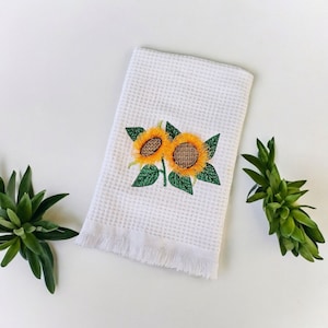 Sunflowers Fringed Flowers Fluffy Fringe Sunflower in 4 Sizes Embroidery Files machine embroidery designs download Sunflower fuzzy design
