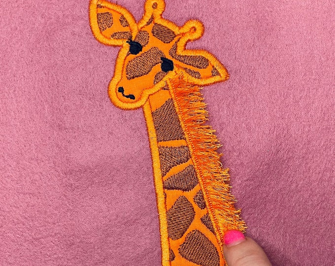 Fringed  Giraffe head machine embroidery designs for hoops 4x4 and 5x7 In the hop fringed fluffy kids shirt Sweater embroidery