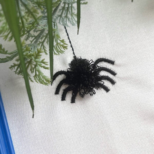 Mini motifs de broderie machine à pompons araignées à franges dans de petites tailles de 0,7, 1, 1,3 pouces araignée sur toile et fourrure chenille duveteuse à franges wo