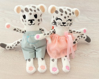 Pretty leopards 2 different types ITH embroidery in the hoop machine embroidery design leopard toy doll clothing skirt and pants included