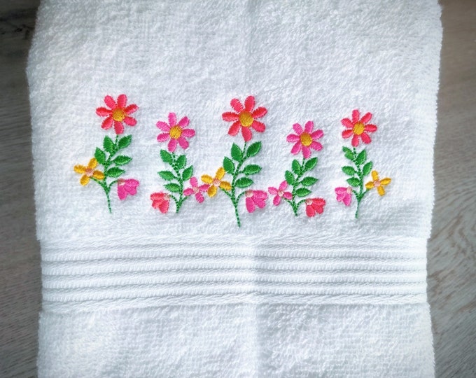 Summer Daisies 5 flowers in a row, floral line of 5 simple cute blossoms - machine embroidery designs size 4, 5, 6, 7inches INSTANT DOWNLOAD