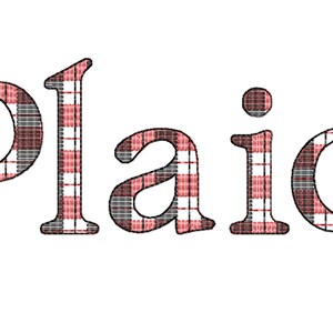 Pode incluir: A palavra "Plaid" escrita em letras xadrez vermelhas e brancas.