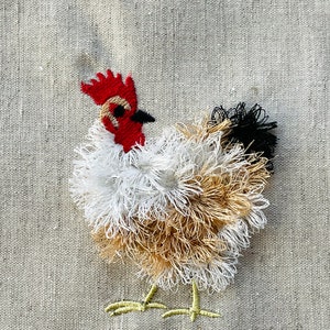 Disegni da ricamo a macchina con piccoli uccelli da fattoria in ciniglia con frange di pollo, fantastici disegni di polli con pelliccia con frange