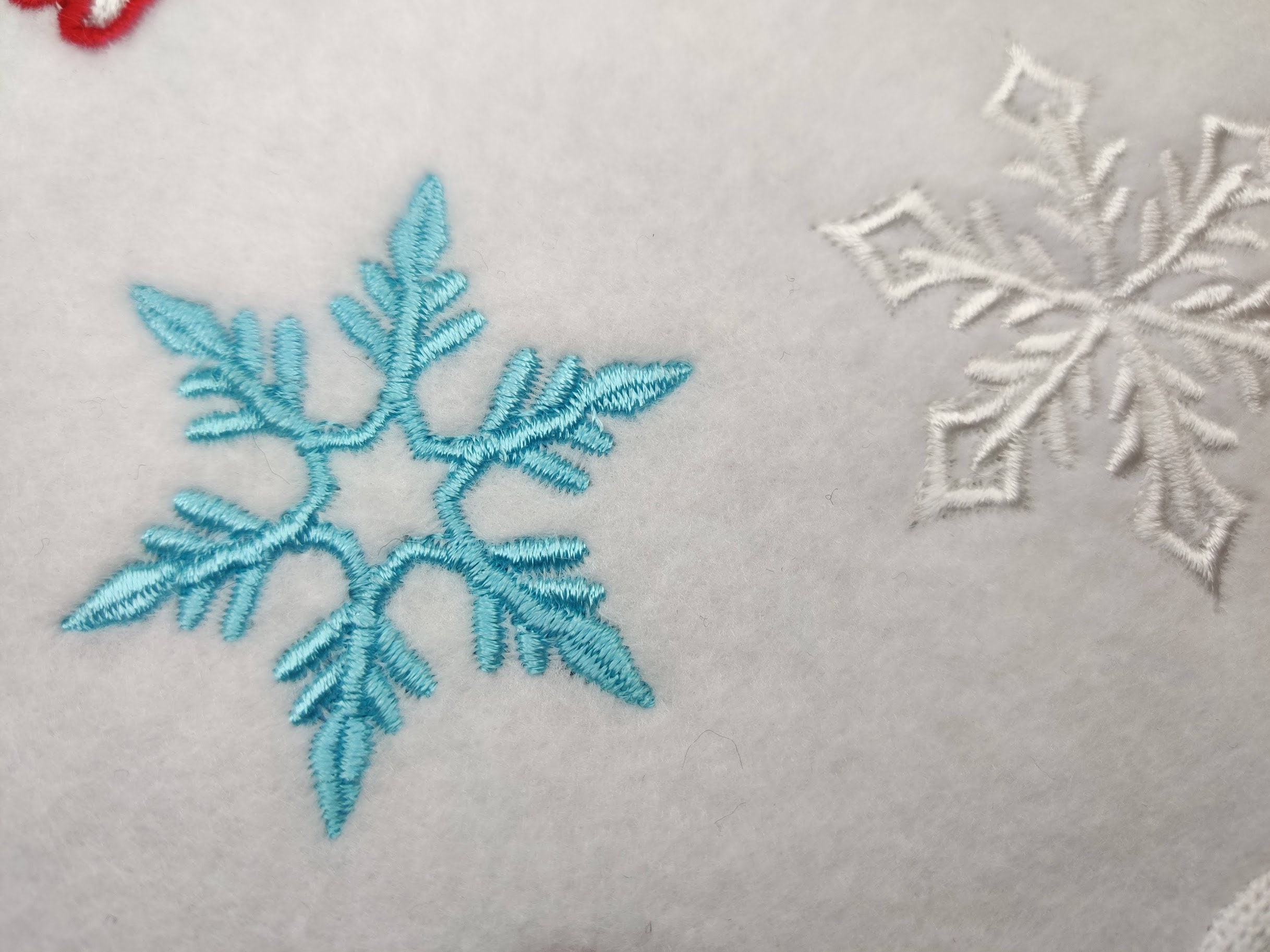 ITH filigree SMALL snowflake embroidery design set – Embrighter