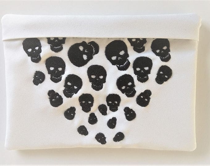 Falling skulls little Purse, Pouch, Envelope ITH, Pocket, ITH In The Hoop Machine Embroidery designs In-The-Hoop 5x7 one size