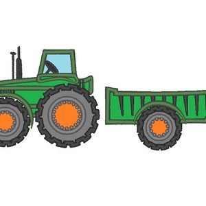 Könnte beinhalten: Ein grüner Spielzeugtraktor mit Anhänger. Der Traktor hat große schwarze Räder mit orangefarbenen Zentren. Der Anhänger ist ebenfalls grün mit schwarzen Rädern und einem gestreiften Design.