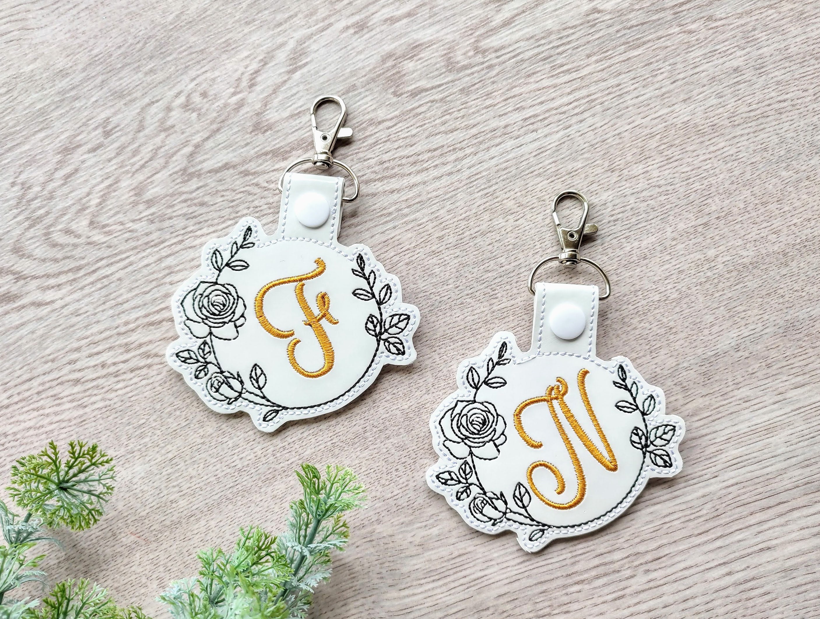 3 PCS The Key to Happiness Embroidery Letter Key Chain Bijoux for