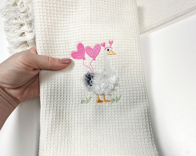 Valentine Goose fluffy fringed Duck fur chenille farm bird with Heart Balloon machine embroidery designs fringe in the hoop small sizes