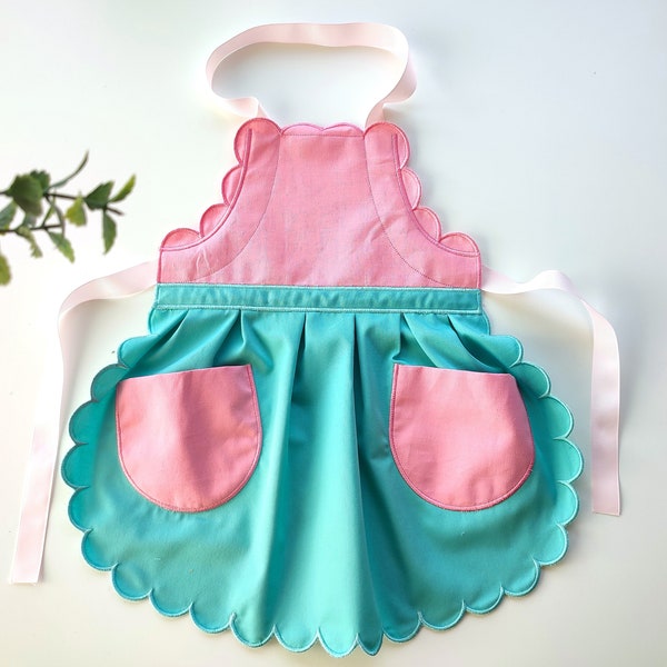 Cute Scallop Apron ITH in the hoop machine embroidery designs sizes for 1-3- and 4-7 Years baby toddler kids scalloped edge & real pockets