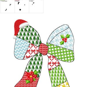 K&ouml;nnte beinhalten: Ein festliches Weihnachts-Schleifendesign mit einem Weihnachtsmannhut, das verschiedene Muster wie Weihnachtsb&auml;ume, Schneeflocken und Sterne aufweist. Die Schleife enth&auml;lt rote, gr&uuml;ne, blaue und gelbe Farben und erzeugt einen Patchwork-Effekt. Das Design ist ca. 14,8 x 19,0 cm gro&szlig;.