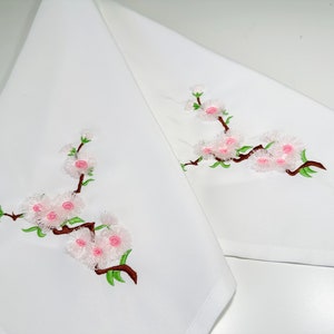 桜のフリンジ、桜の花、花の枝、機械刺繍デザイン、フープ 4x4 および 5x7、フープ内のふわふわのフリンジ、ITH プロジェクト