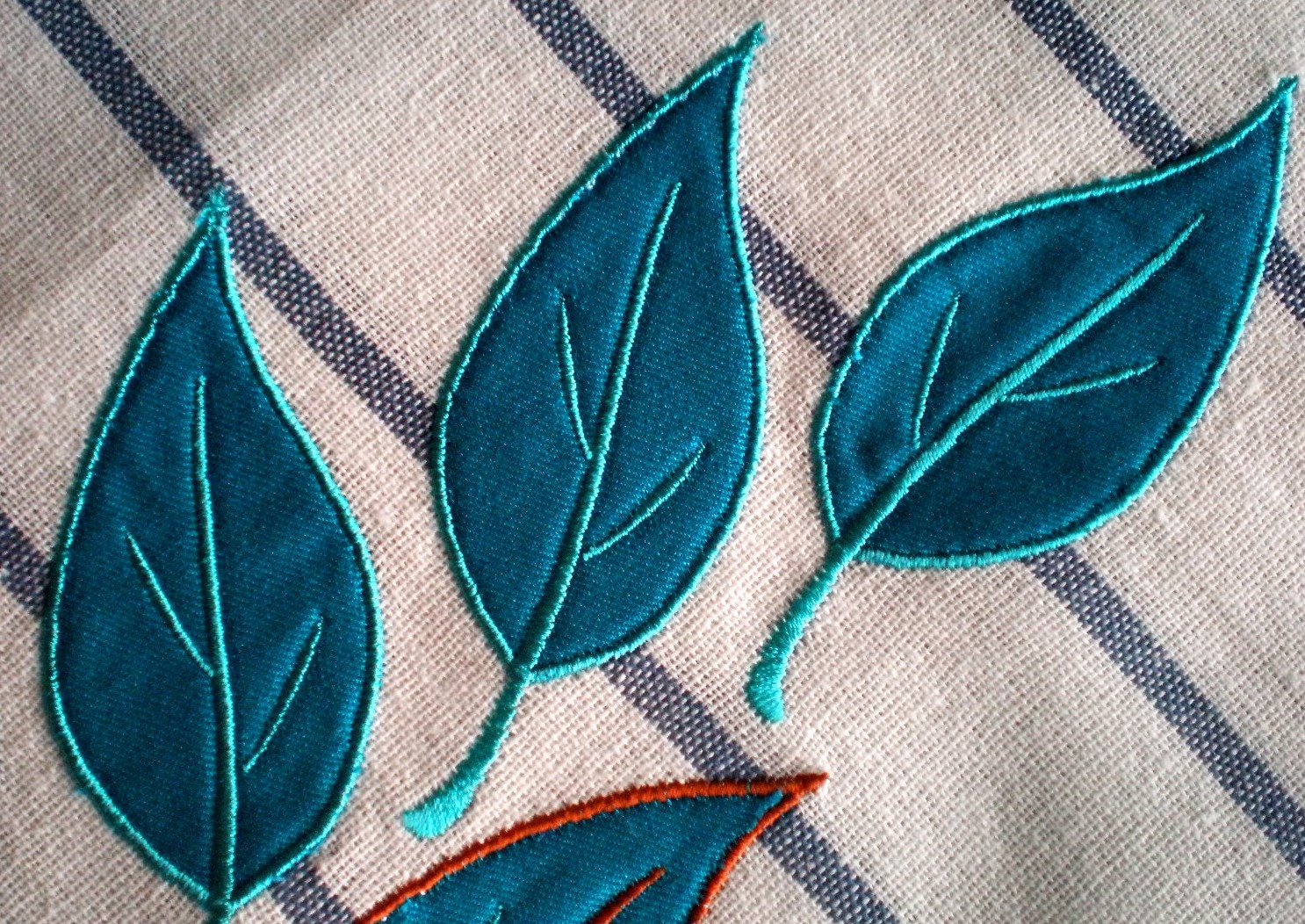 Single leaves machine embroidery applique designs