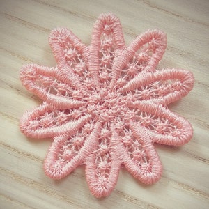 Dolly flower Single Mini delicate classy lace flower FSL Free standing lace machine embroidery designs in assorted sizes for hoop 4x4 bloom