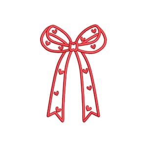 Peut inclure: Un nœud rouge avec des découpes et des accents en forme de cœur. Le nœud présente une forme de nœud classique avec deux longues queues fluides. Le nœud est de couleur rouge uni et comporte de petits cœurs dans tout le design.