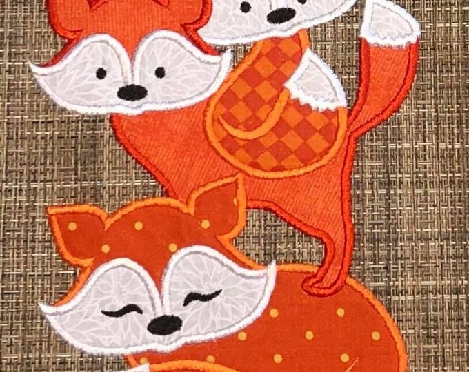 Stack of foxes, stack of wild fox animals, 3 foxes family machine embroidery applique designs hoop 5x7, 6x10 cute nice forest fox applique