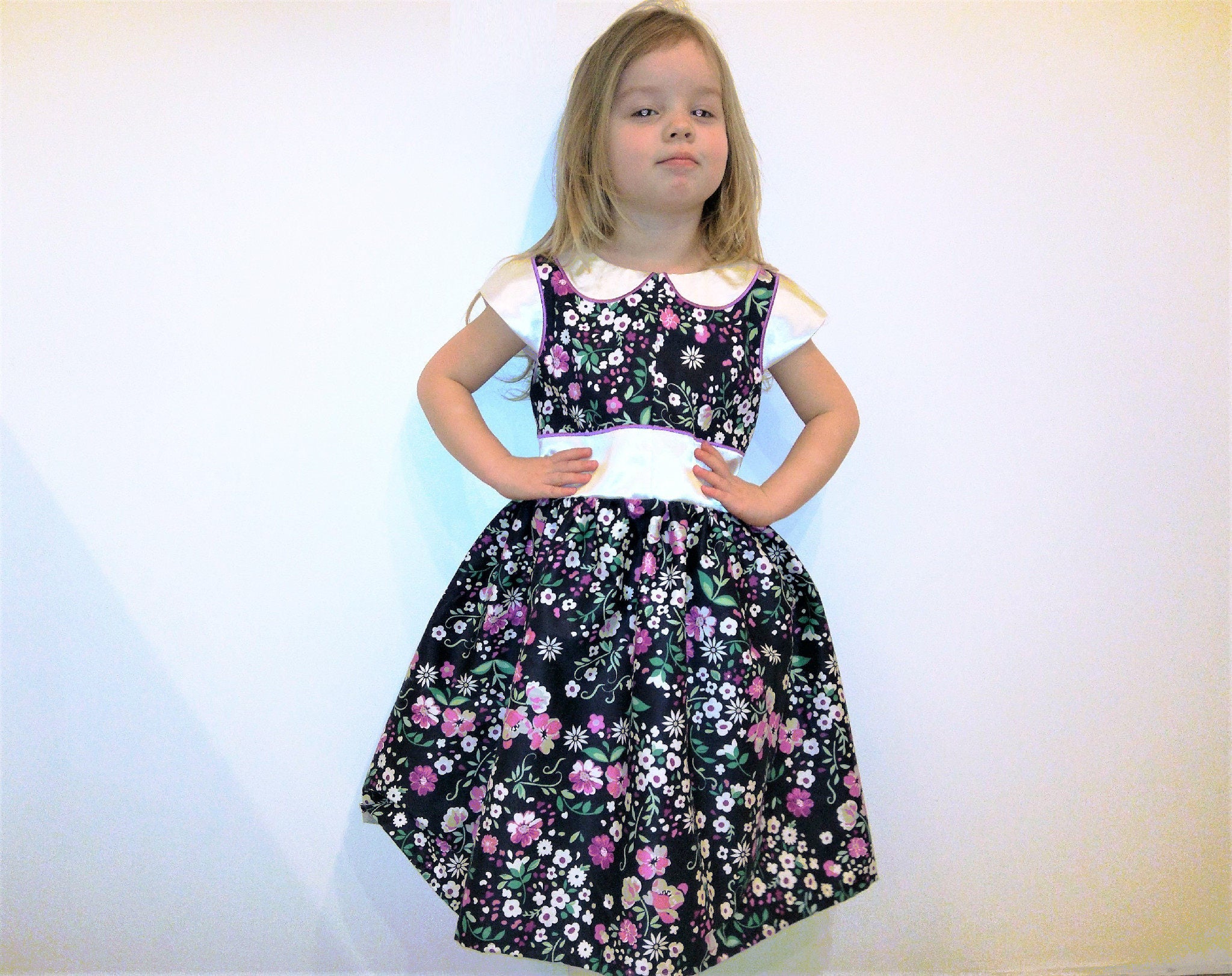 Awesome dress with sleeves and collar in the hoop dress ith embroidery Awesome dress with sleeves and collar in the hoop dress ith embroidery