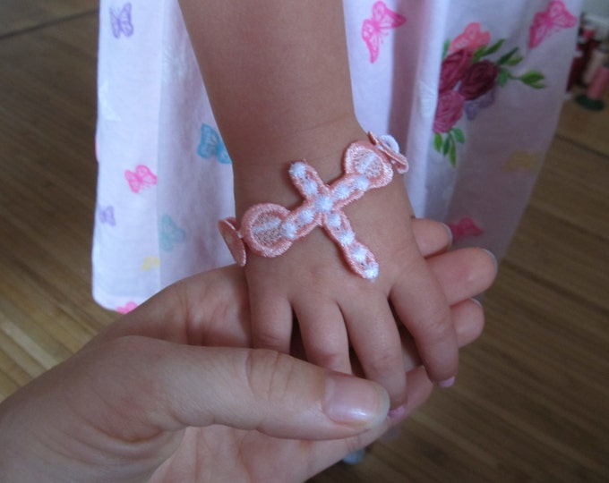 Lace baby bracelet FSL, Free standing jewelry embroidery design  4x4  water soluble stabilizer EMBROIDERY