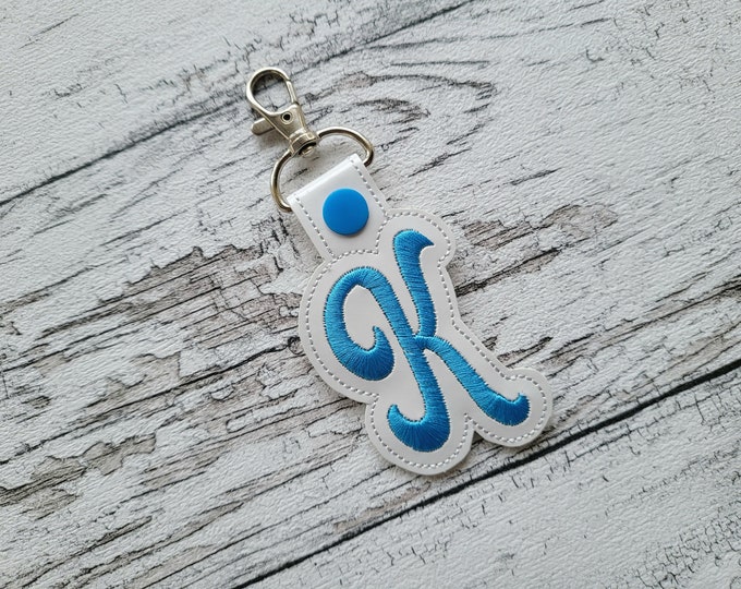 Key fob snap tab Monogram alphabet initial script letters from A up to Z in the hoop ITH keyfob keychain bag tag machine embroidery designs