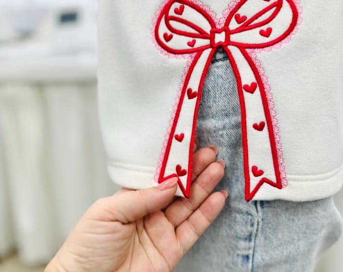 Heart patterned Lace Bow split seam Side Bow Applique machine embroidery designs kids girls tshirt outfit decoration sizes 5 up to 8 inch